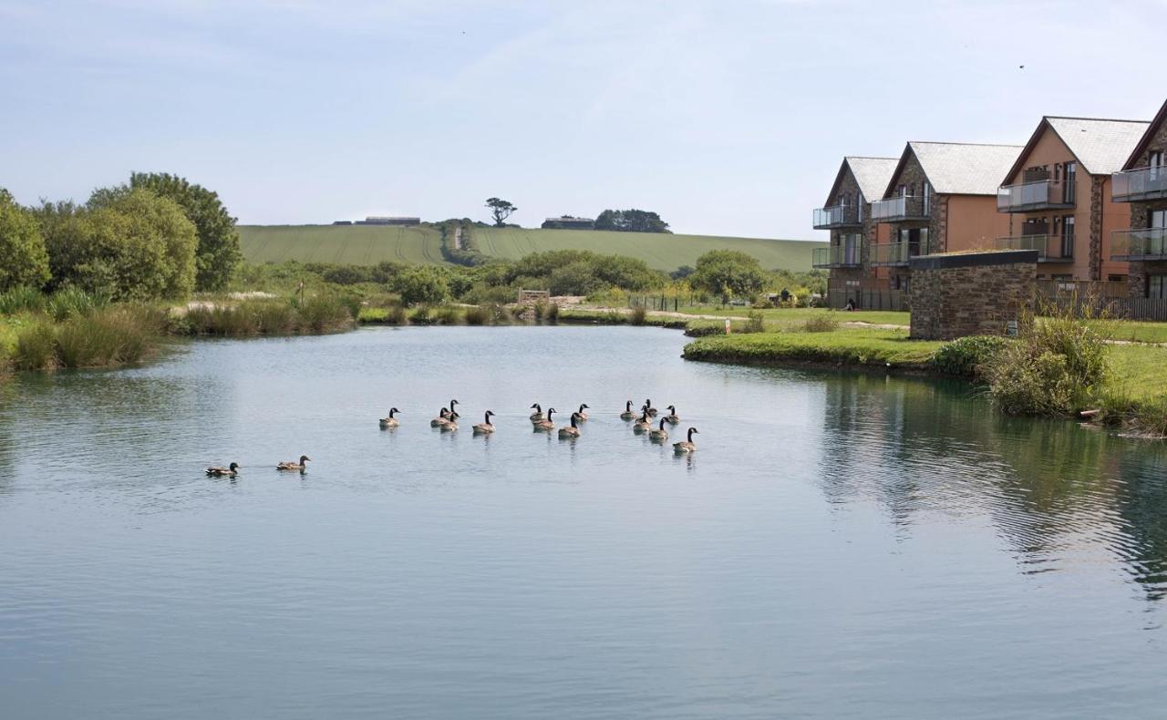 Retallack Resort & Spa Padstow Exterior foto The lake at Bluestone